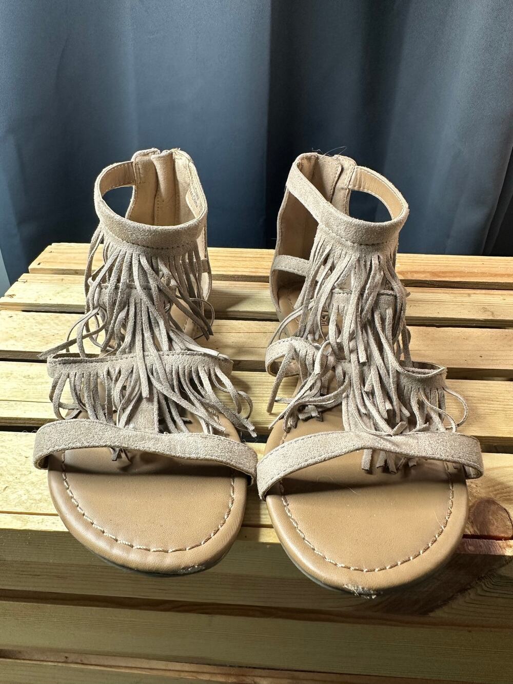 Brash Tan Faux Suede Fringe Gladiator Boho-Chic Ankle Cuff Back Zipper Size 8
